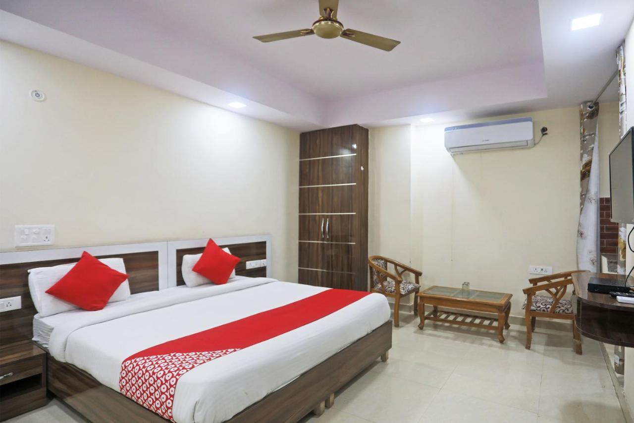 Hotel Rampal Palace New Delhi Exterior photo