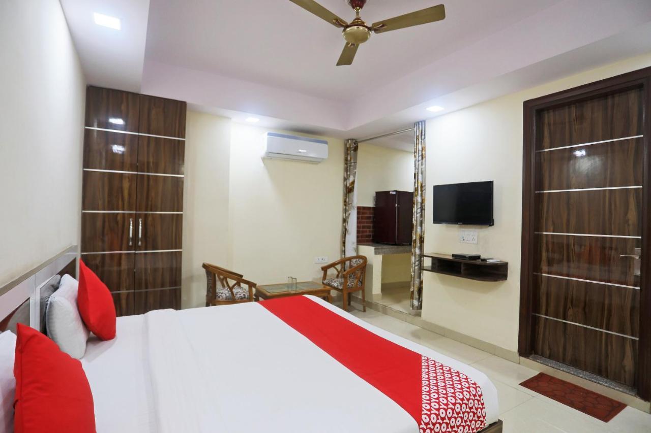 Hotel Rampal Palace New Delhi Exterior photo
