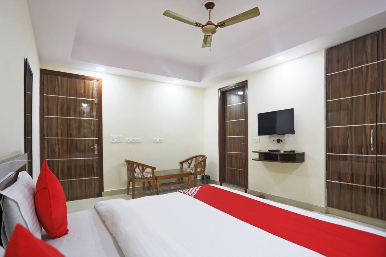 Hotel Rampal Palace New Delhi Exterior photo