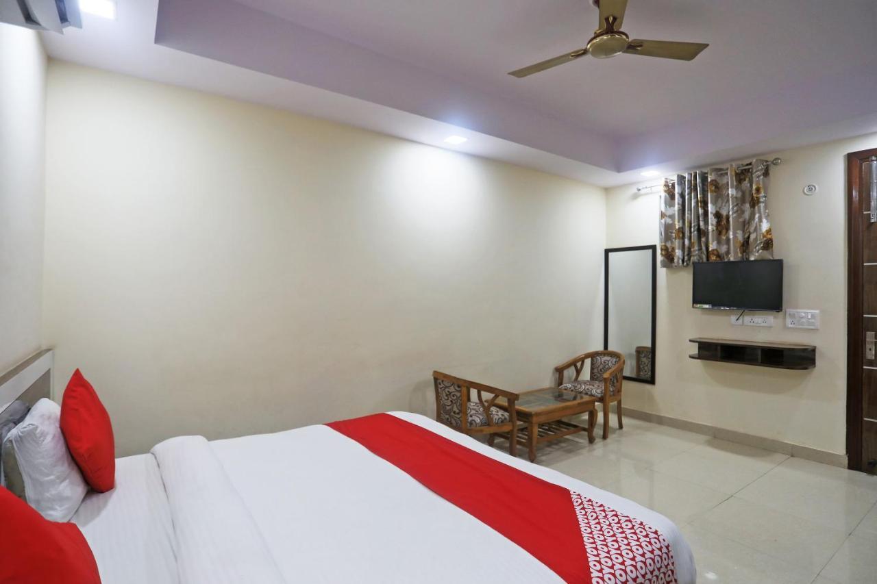 Hotel Rampal Palace New Delhi Exterior photo